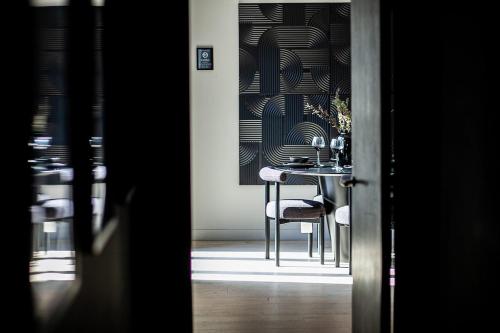 The Black Box-Wyndale Signature Stays photo 32