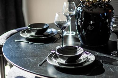 The Black Box-Wyndale Signature Stays photo 35