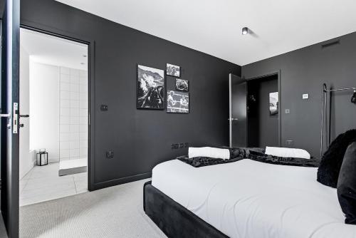The Black Box-Wyndale Signature Stays photo 54