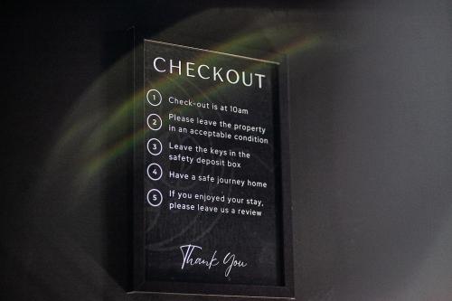 The Black Box-Wyndale Signature Stays photo 56