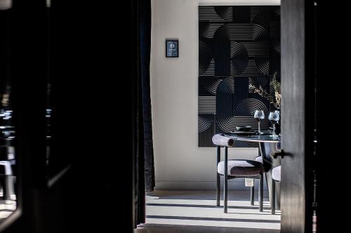 The Black Box-Wyndale Signature Stays photo 57