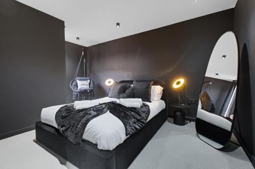 The Black Box-Wyndale Signature Stays photo 66