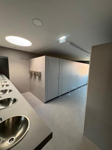 Køkken eller tekøkken på Angeiras Beach Hostel