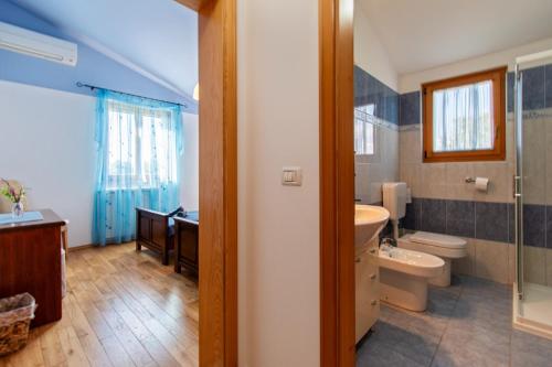 Ένα μπάνιο στο Villa Ulika by Istrabook