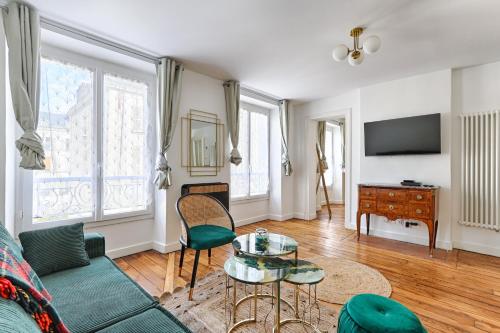 Central Paris l Mid-Term l Marais in 10min
