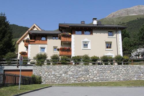 Nespecifikovaný výhled na hory nebo výhled na hory při pohledu z apartmánu