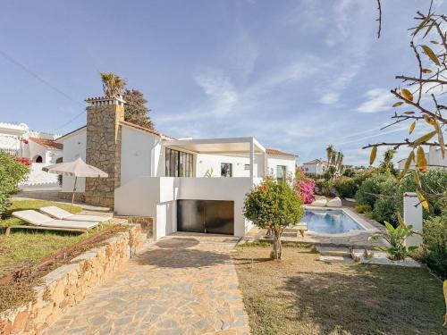 Swimmingpoolen hos eller tæt på La Villa Pura Vida San Diego - Luxury Villa with Wonderful Sea View - Direct walking access to beach! 5 min from Sotogrande