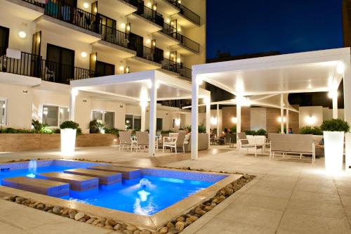Bazén v ubytování Hotel Santana nebo v jeho okolí