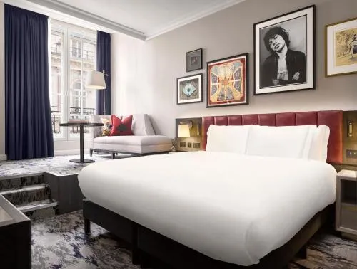 The Trafalgar St James London Curio Collection by Hilton photo 11