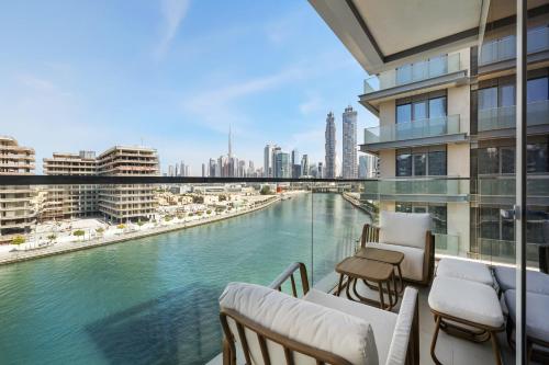Luxurious 3BR with Burj Khalifa and Canal View