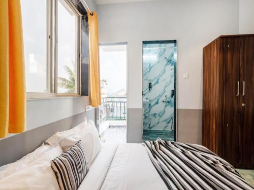 Postel nebo postele na pokoji v ubytování Ventara Escape Bungalow by Palette Homes – 4 BHK | Pvt Pool | Lonavala