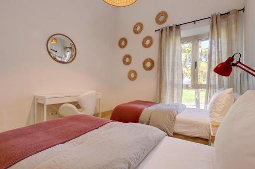 En eller flere senge i et værelse på Beautiful penthouse overlooking marina channels