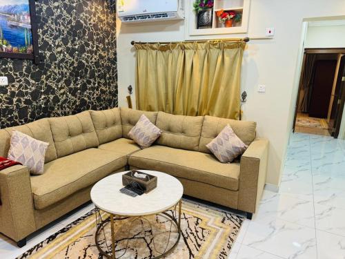 Istumisnurk majutusasutuses اديم للشقق المخدومة