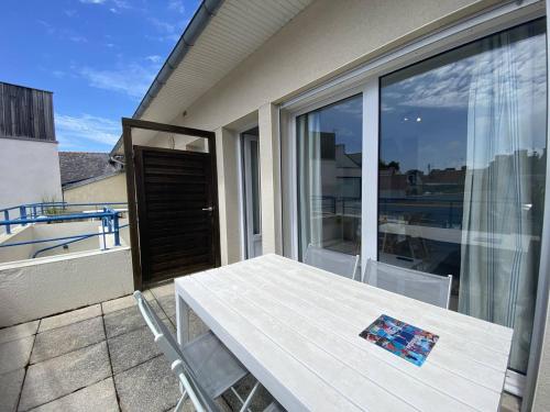 Appartement mansardé avec terrasse à 100m de la Plage St-Guirec, Ploumanac'h - FR-1-368-161
