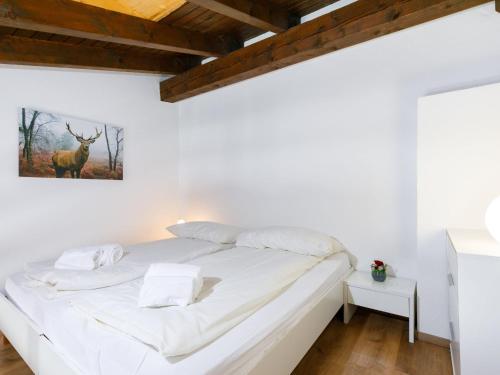 Apartment Residenza Chesa Margun 24-6 by Interhome