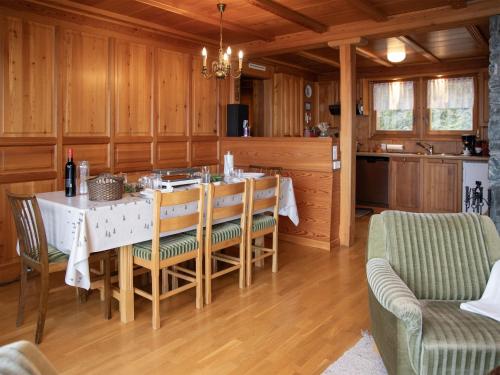 Kuchyň nebo kuchyňský kout v ubytování Chalet Chalet Les Portes by Interhome