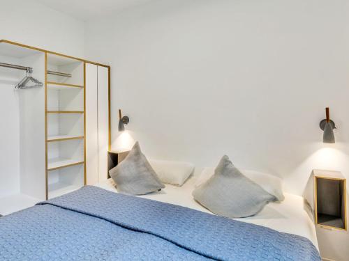 Ένα ή περισσότερα κρεβάτια σε δωμάτιο στο Apartment Seeblume by Interhome