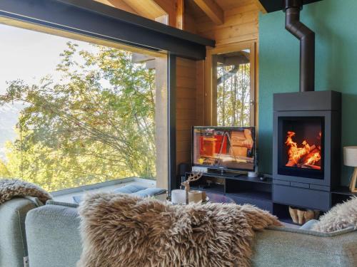 TV/trung tâm giải trí tại Chalet Marella-2 by Interhome