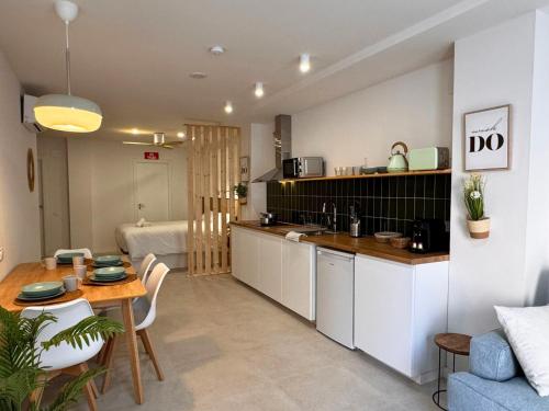 Ruzafa & Oceanografic Suites by Illetes Flats photo 42