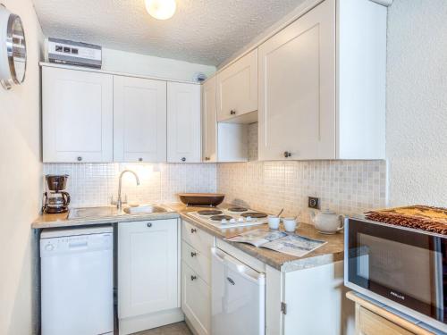 Studio Les Tommeuses - Val Claret-26 by Interhome