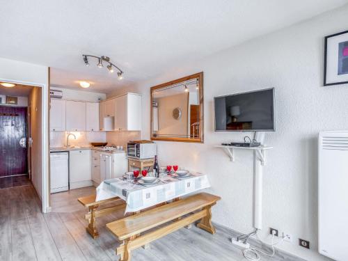 Studio Les Tommeuses - Val Claret-26 by Interhome