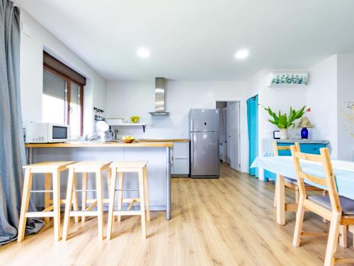 Kuchyň nebo kuchyňský kout v ubytování Holiday Home La Isla by Interhome