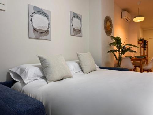 Ruzafa & Oceanografic Suites by Illetes Flats photo 56