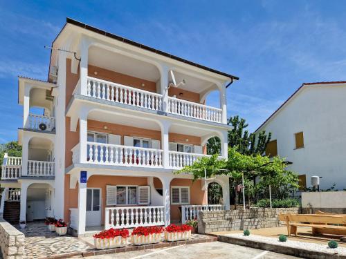 Apartment Zora-4 by Interhome