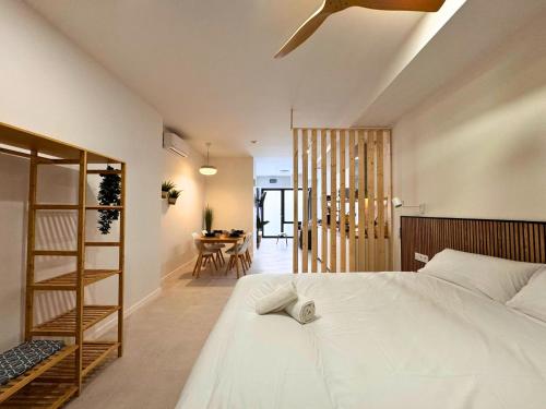 Ruzafa & Oceanografic Suites by Illetes Flats