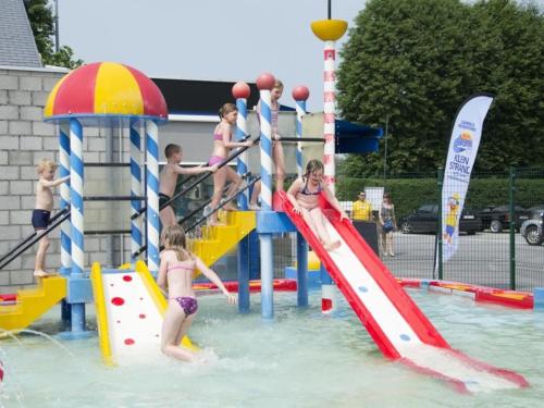 Bazén v ubytování Vakantiepark Klein Strand - Comfort Chalet 4p nebo v jeho okolí