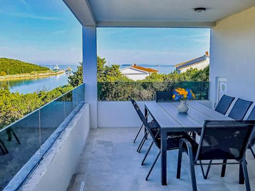 Apartment Elvira by Interhome