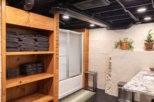 Ένα μπάνιο στο The Railway Retreat - Downtown Sylvania