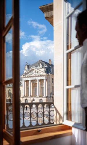 Les Suites by Cave Vauban