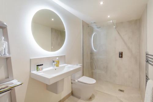 Et badeværelse på 2 Bed in Dunsop Bridge oc-w33524