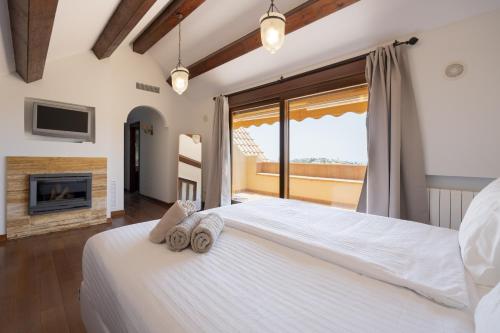 Dona Maria - Front Line Golf Duplex Seaviews