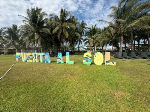 Escapate a Acapulco Diamante,Depa familiar equipado外面的花园