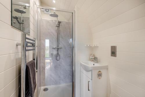 Et badeværelse på 1 Bed in Marden oc-r33957