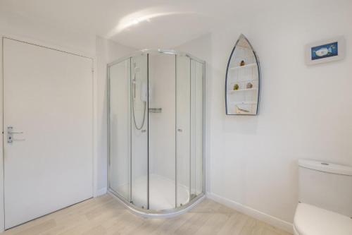 Et badeværelse på 4 Bed in Raw oc-c30341