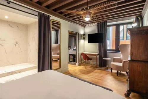 Cour des Loges Lyon, A Radisson Collection Hotel photo 10