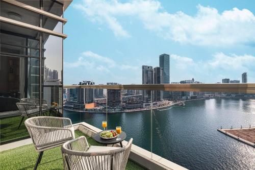 Deluxe Nine Tower Suites By Hostiva - Downtown