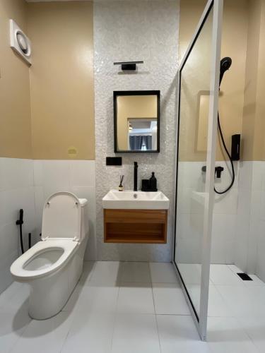 Koupelna v ubytování Ahiva Village