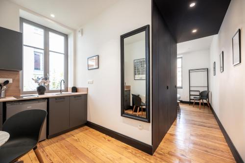 Imagine din galeria proprietății Chez Charlotte - Neuf - Haut de Gamme - Tram - Proche centre-ville - Tout confort în Strasbourg