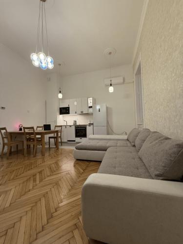 ROME Style Apartment, Heart of Budapest