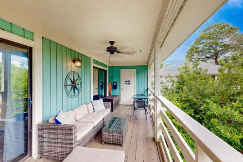 Μπαλκόνι ή βεράντα στο Fiddlers Cove 27E
