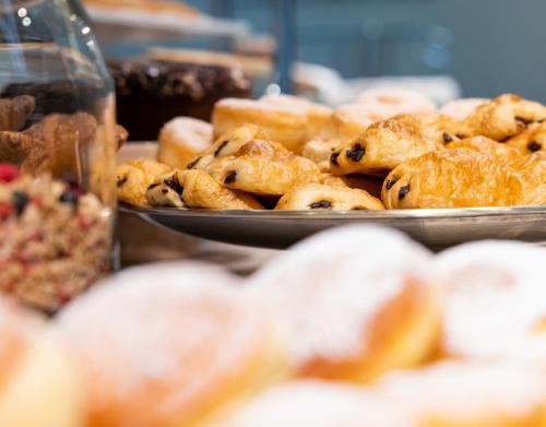 Comida en o cerca de este hotel