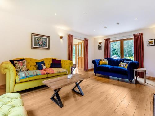 Χώρος καθιστικού στο Bridge House