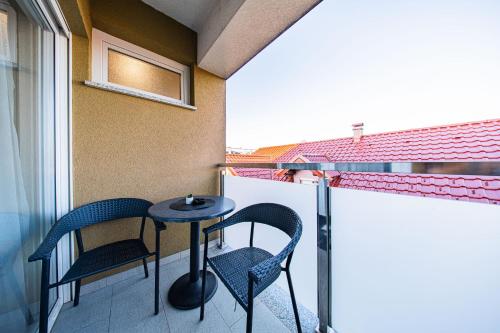 Flexible SelfCheckIns 202 - Zagreb - 1 Bedroom - Loggia