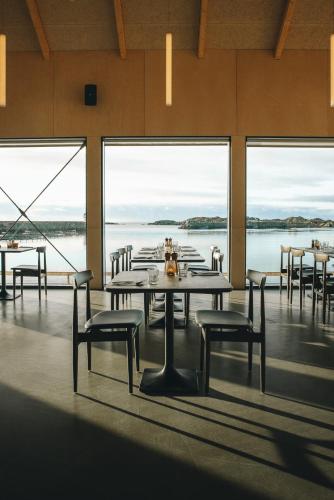 Výhled na řeku, která protéká v blízkosti chaty