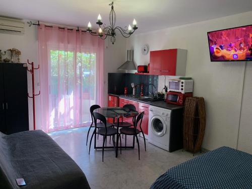 Studio NICE near the sea