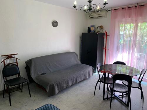 Studio NICE near the sea